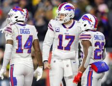 PG游戏-关于Rookie关键节点出色防守，老鹰带队取胜！的信息